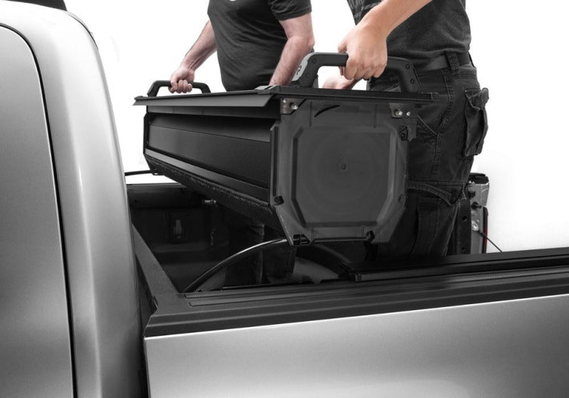 Retrax 22-26 Toyota Tundra Reg & DC 6.5ft Bed w/Deck Rail Sys RetraxPRO EZ-Off FRC-4000