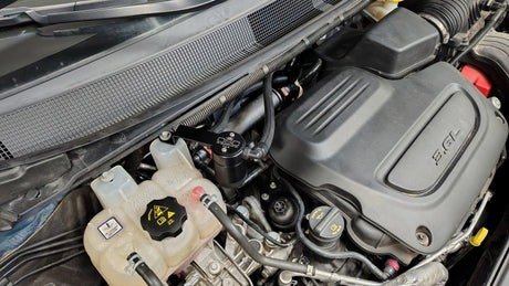 J&L 17-25 Chrysler Pacifica/20-25 Chrysler Voyager Oil Separator PCV Side - Black Anodized