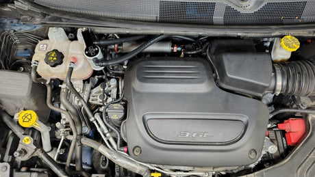 J&L 17-25 Chrysler Pacifica/20-25 Chrysler Voyager Oil Separator PCV Side - Clear Anodized